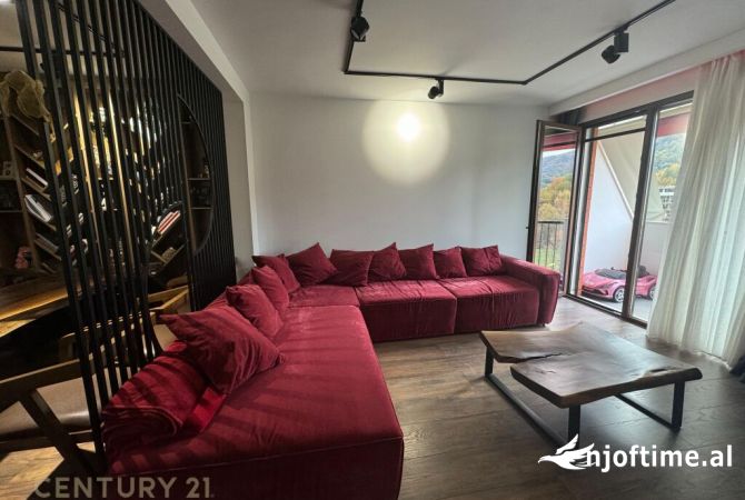 Shtepi ne shitje Apartament ne Tirane, 2+1, Mobilimi E mobiluar, Pagesa 240,000  Euro.