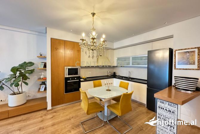 Shtepi ne shitje Apartament ne Tirane, 2+1, Mobilimi E mobiluar, Pagesa 239,000  Euro.