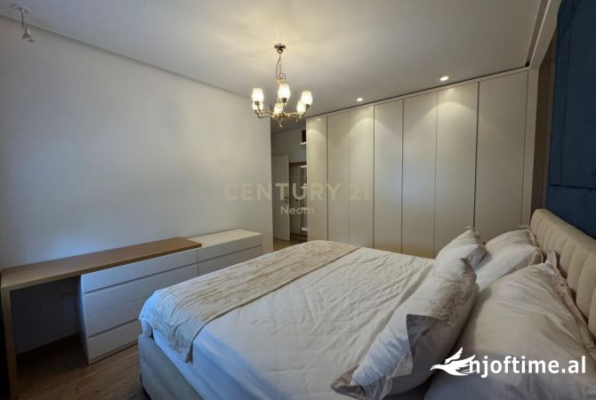 Shtepi ne shitje Apartament ne Tirane, 2+1, Mobilimi E mobiluar, Pagesa 239,000  Euro.