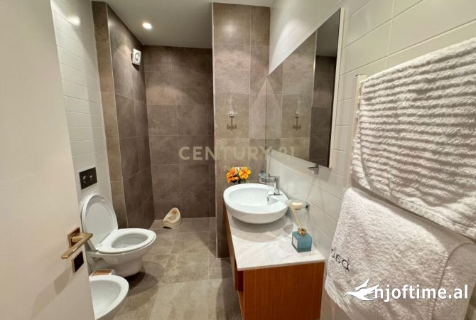 Shtepi ne shitje Apartament ne Tirane, 2+1, Mobilimi E mobiluar, Pagesa 239,000  Euro.