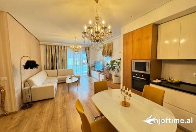 Shtepi ne shitje Apartament ne Tirane, 2+1, Mobilimi E mobiluar, Pagesa 239,000  Euro.