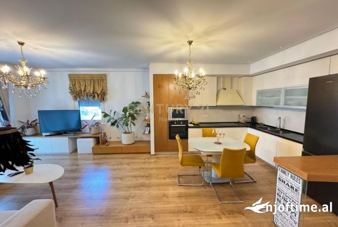 Shtepi ne shitje Apartament ne Tirane, 2+1, Mobilimi E mobiluar, Pagesa 239,000  Euro.