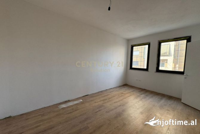 Shtepi ne shitje Apartament ne Tirane, 1+1, Mobilimi Bosh, pa mobiluar, Pagesa 105,000  Euro.