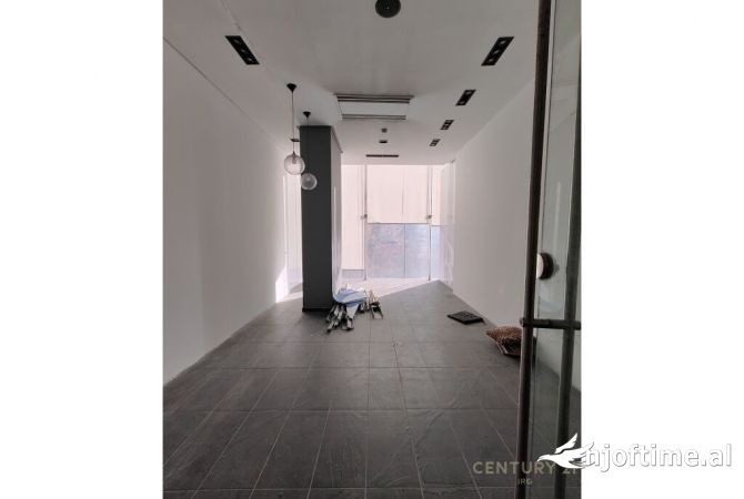 Ambient biznesi ne shitje 3+1 ne Tirane - 180,000 Euro