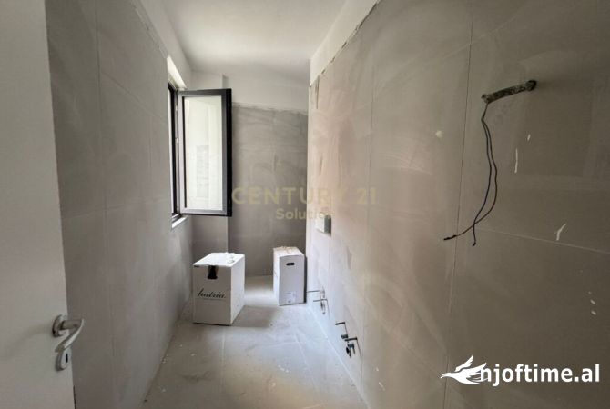 Shtepi ne shitje Apartament ne Tirane, 1+1, Mobilimi Bosh, pa mobiluar, Pagesa 105,500  Euro.