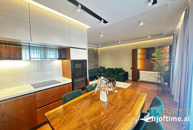 Shtepi ne shitje Apartament ne Tirane, 3+1, Mobilimi E mobiluar, Pagesa 360,000  Euro.