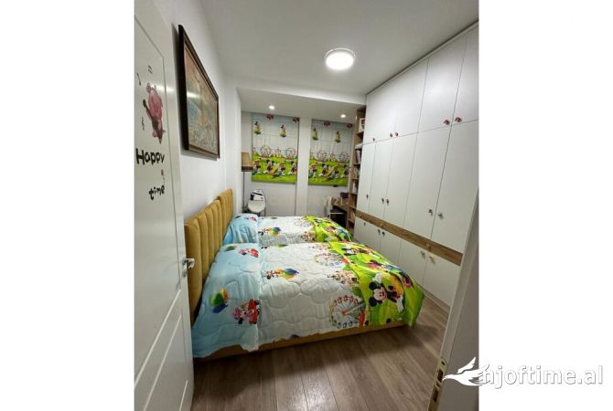 Shtepi me qera Apartament ne Tirane, 2+1, Mobilimi E mobiluar, Pagesa 650  Euro.