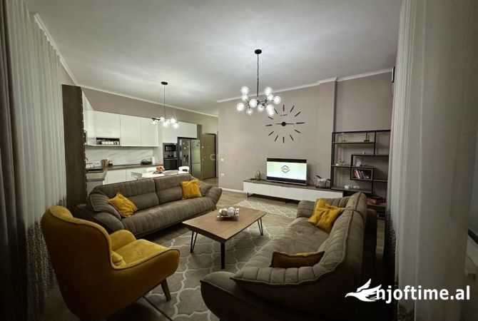 Shtepi me qera Apartament ne Tirane, 2+1, Mobilimi E mobiluar, Pagesa 650  Euro.