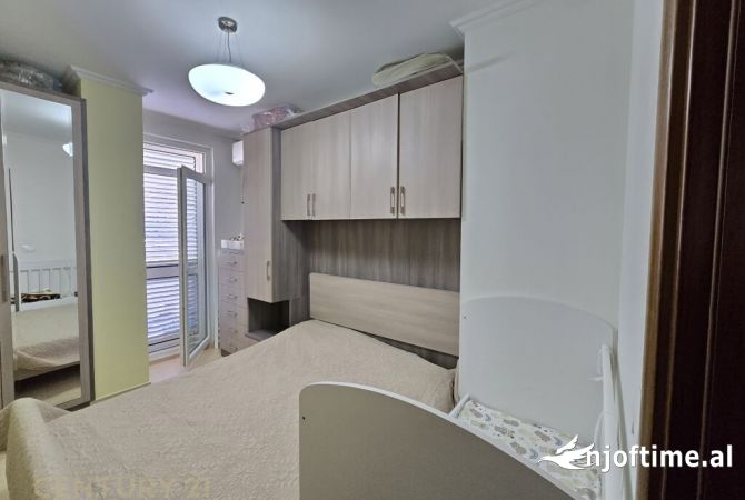Shtepi ne shitje Apartament ne Tirane, 2+1, Mobilimi E mobiluar, Pagesa 113,000  Euro.