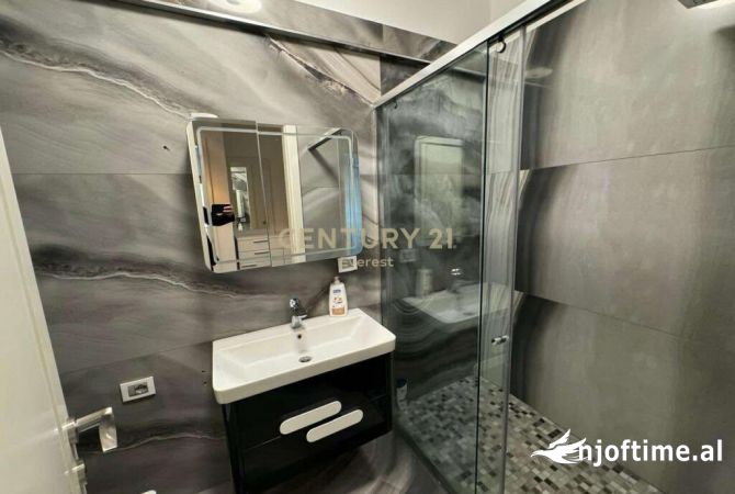 Shtepi ne shitje Apartament ne Tirane, 2+1, Mobilimi E mobiluar, Pagesa 350,000  Euro.