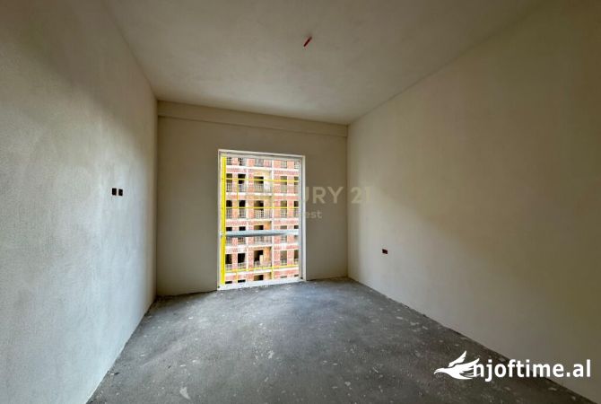 Shtepi ne shitje Apartament ne Tirane, 2+1, Mobilimi Bosh, pa mobiluar, Pagesa 103,000  Euro.