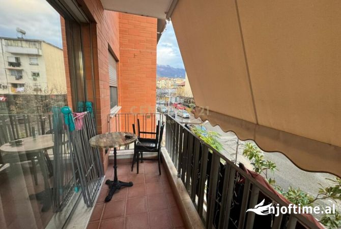 Shtepi ne shitje Apartament ne Tirane, 2+1, Mobilimi E mobiluar, Pagesa 245,000  Euro.