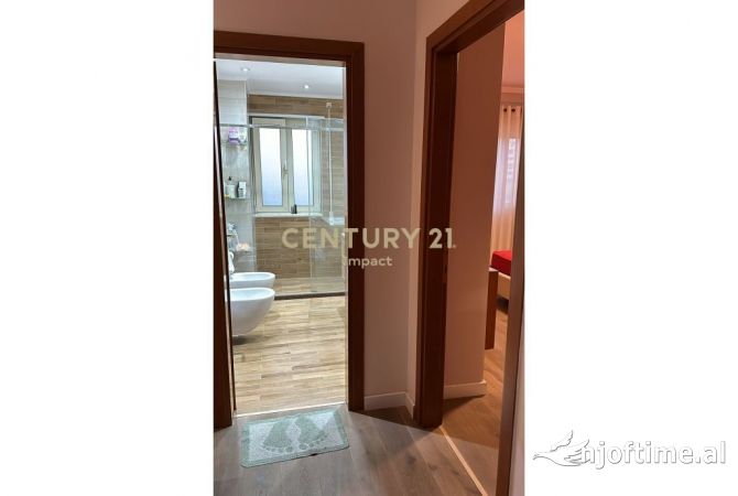 Shtepi ne shitje Apartament ne Tirane, 2+1, Mobilimi E mobiluar, Pagesa 250,000  Euro.