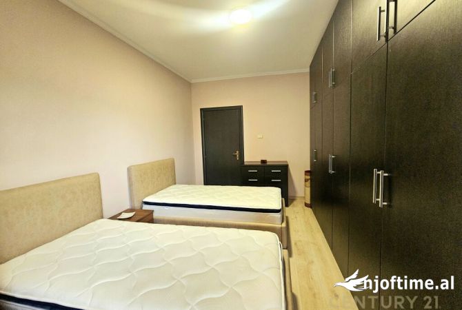Shtepi me qera Apartament ne Tirane, 2+1, Mobilimi E mobiluar, Pagesa 700  Euro.
