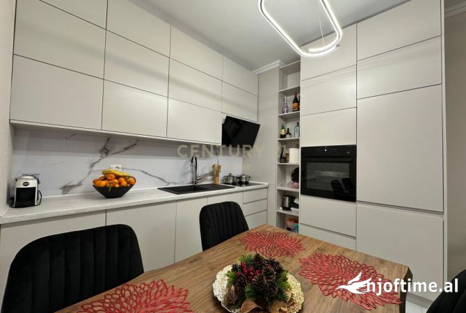 Shtepi me qera Apartament ne Tirane, 2+1, Mobilimi E mobiluar, Pagesa 600  Euro.