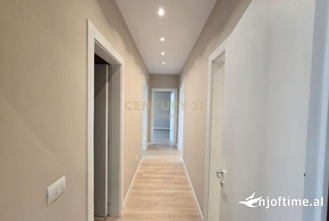 Shtepi me qera Apartament ne Tirane, 3+1, Mobilimi Pjeserisht e mobiluar, Pagesa 1,400  Euro.
