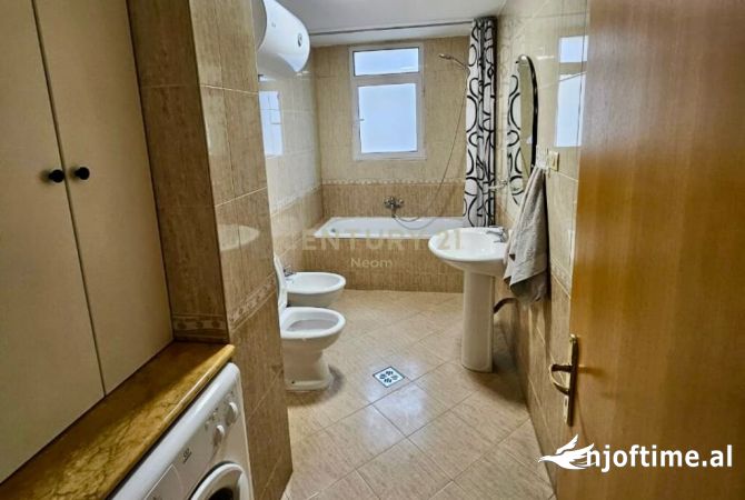 Shtepi me qera Apartament ne Tirane, 2+1, Mobilimi E mobiluar, Pagesa 650  Euro.