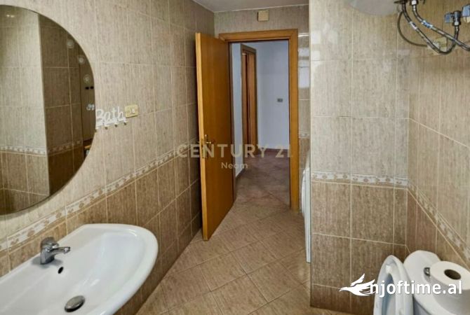 Shtepi me qera Apartament ne Tirane, 2+1, Mobilimi E mobiluar, Pagesa 650  Euro.