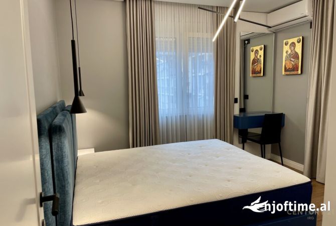 Shtepi ne shitje Apartament ne Tirane, 2+1, Mobilimi E mobiluar, Pagesa 259,000  Euro.