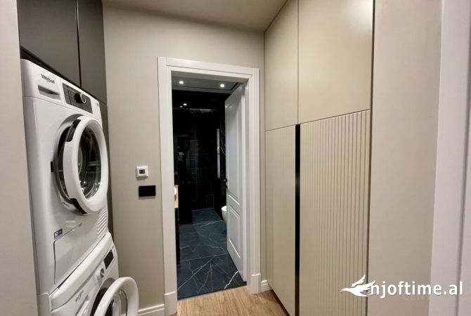 Shtepi ne shitje Apartament ne Tirane, 2+1, Mobilimi E mobiluar, Pagesa 259,000  Euro.