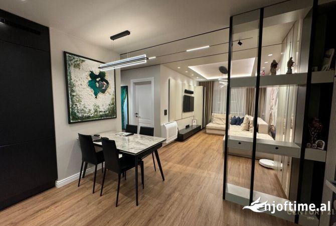 Shtepi ne shitje Apartament ne Tirane, 2+1, Mobilimi E mobiluar, Pagesa 259,000  Euro.