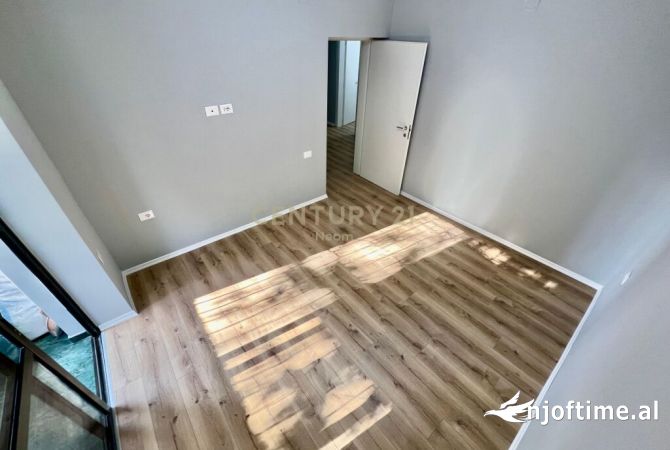 Shtepi ne shitje Apartament ne Tirane, 2+1, Mobilimi Pjeserisht e mobiluar, Pagesa 187,000  Euro.
