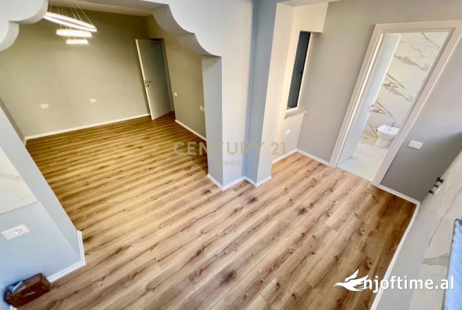 Shtepi ne shitje Apartament ne Tirane, 2+1, Mobilimi Pjeserisht e mobiluar, Pagesa 187,000  Euro.