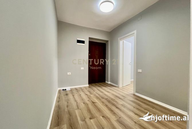 Shtepi ne shitje Apartament ne Tirane, 2+1, Mobilimi Pjeserisht e mobiluar, Pagesa 187,000  Euro.