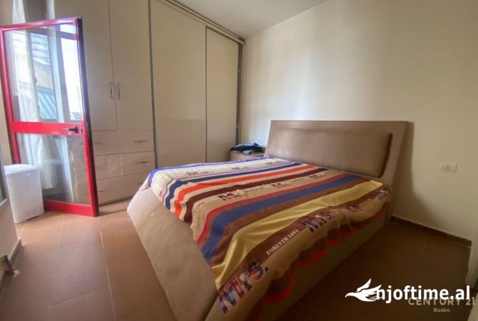 Shtepi me qera 2+1 ne Tirane - 700 Euro