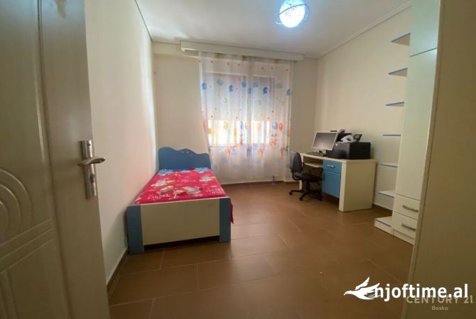 Shtepi me qera 2+1 ne Tirane - 700 Euro