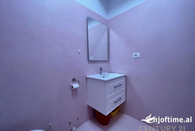 Shtepi me qera Apartament ne Tirane, 2+1, Mobilimi E mobiluar, Pagesa 700  Euro.