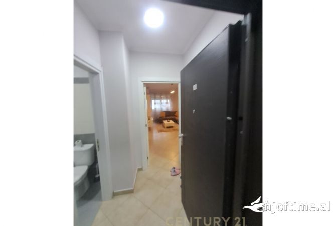 Shtepi me qera 2+1 ne Tirane - 700 Euro
