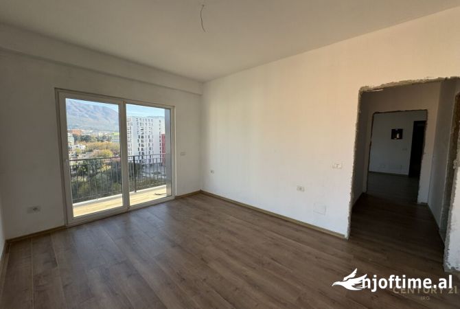 Shtepi ne shitje Apartament ne Tirane, 2+1, Mobilimi Bosh, pa mobiluar, Pagesa 157,000  Euro.
