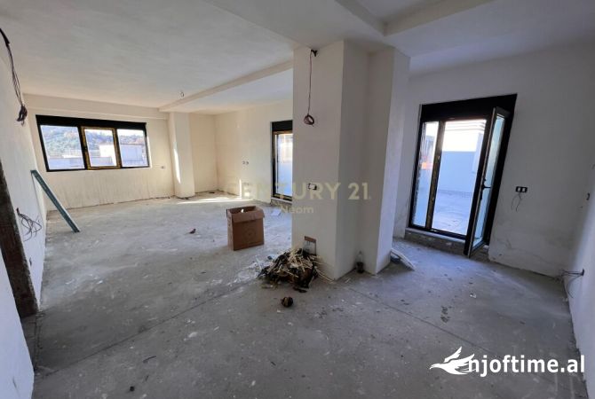 Shtepi ne shitje 3+1 ne Tirane - 260,000 Euro
