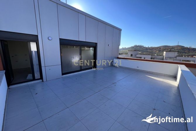 Shtepi ne shitje Apartament ne Tirane, 3+1, Mobilimi Bosh, pa mobiluar, Pagesa 260,000  Euro.