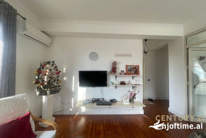 Shtepi me qera 2+1 ne Tirane - 700 Euro