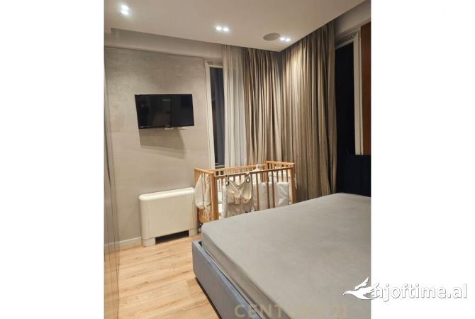 Shtepi me qera Apartament ne Tirane, 2+1, Mobilimi E mobiluar, Pagesa 1,000  Euro.