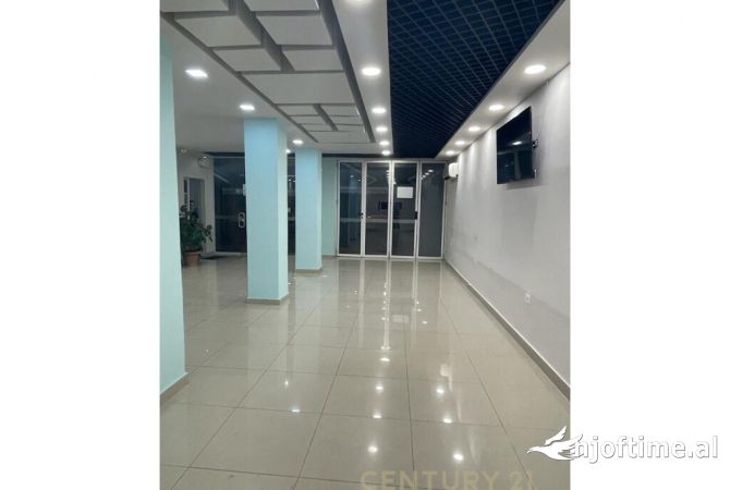 Ambient biznesi me qera 1+1 ne Tirane - 700 Euro