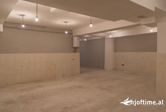 Ambient biznesi me qera 3+1 ne Tirane - 650 Euro