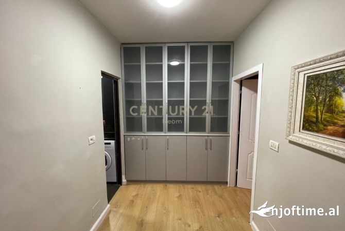 Shtepi ne shitje Apartament ne Tirane, 1+1, Mobilimi E mobiluar, Pagesa 112,000  Euro.