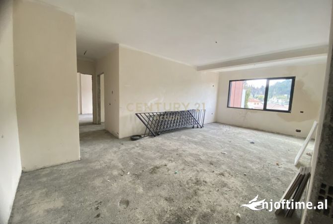 Shtepi ne shitje Apartament ne Tirane, 2+1, Mobilimi Bosh, pa mobiluar, Pagesa 216,000  Euro.