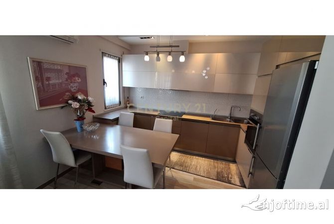 Shtepi me qera Apartament ne Tirane, 2+1, Mobilimi E mobiluar, Pagesa 600  Euro.