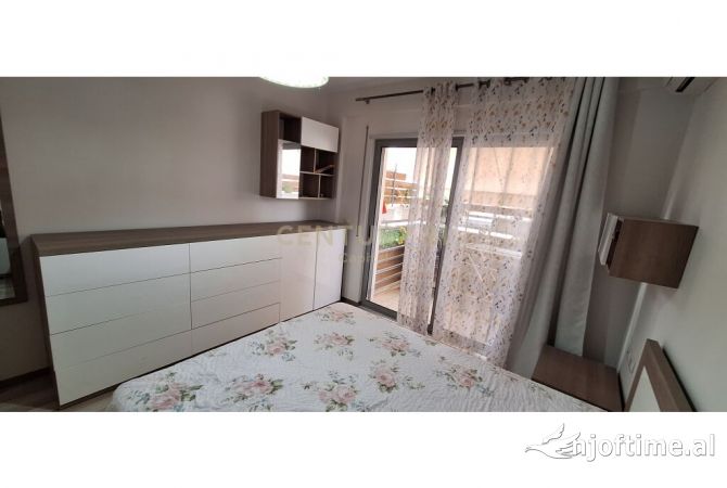 Shtepi me qera Apartament ne Tirane, 2+1, Mobilimi E mobiluar, Pagesa 600  Euro.