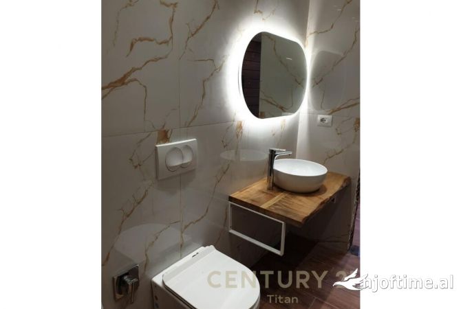 Shtepi ne shitje Apartament ne Tirane, 2+1, Mobilimi Bosh, pa mobiluar, Pagesa 112,000  Euro.