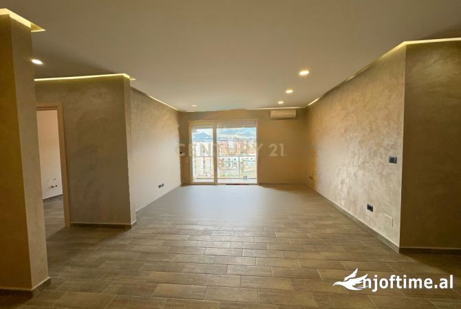 Shtepi ne shitje 4+1 ne Tirane - 260,000 Euro