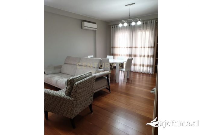 Shtepi me qera 3+1 ne Tirane - 1,100 Euro
