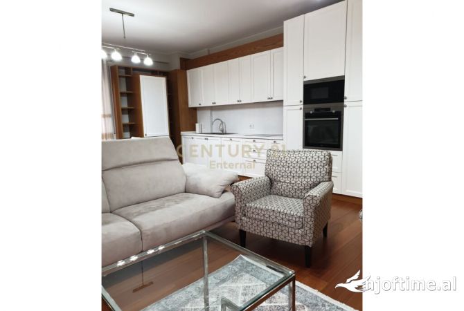Shtepi me qera 3+1 ne Tirane - 1,100 Euro