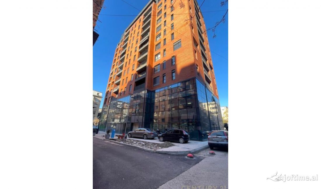 Jepet me qira ambient per zyra tek Myslym Shyri !