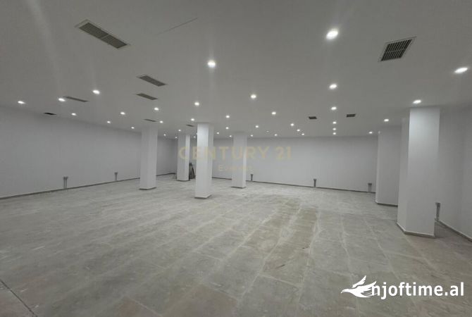 Ambient biznesi ne shitje 3+1 ne Tirane - 240,000 Euro