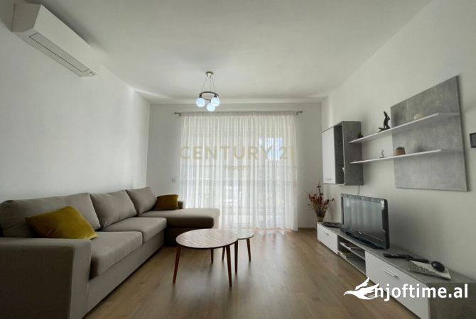 Shtepi me qera 2+1 ne Tirane - 930 Euro